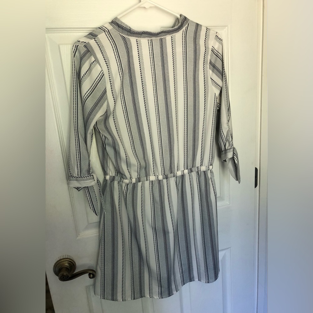 BLUSH Striped V-Neck Drawstring Women’s Dress in White and aNavy - Picture 5 of 6